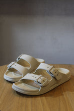 Carregar imagem no visualizador da galeria, Sandália Cinza Sawas Road