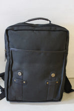 Carregar imagem no visualizador da galeria, Mochila Verde Militar Sawas Premium em Lona e Couro