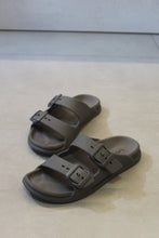 Carregar imagem no visualizador da galeria, Sandália Cinza Sawas Road