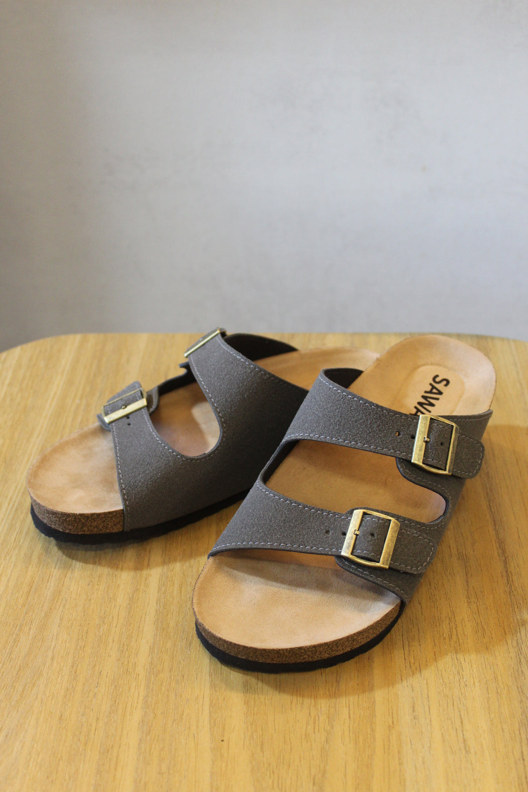 Sandália Cinza Sawas Premium Camurça