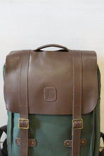 Carregar imagem no visualizador da galeria, Mochila Preta Sawas Premium em Lona e Couro
