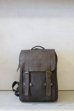 Carregar imagem no visualizador da galeria, Mochila Preta Sawas Premium em Lona e Couro
